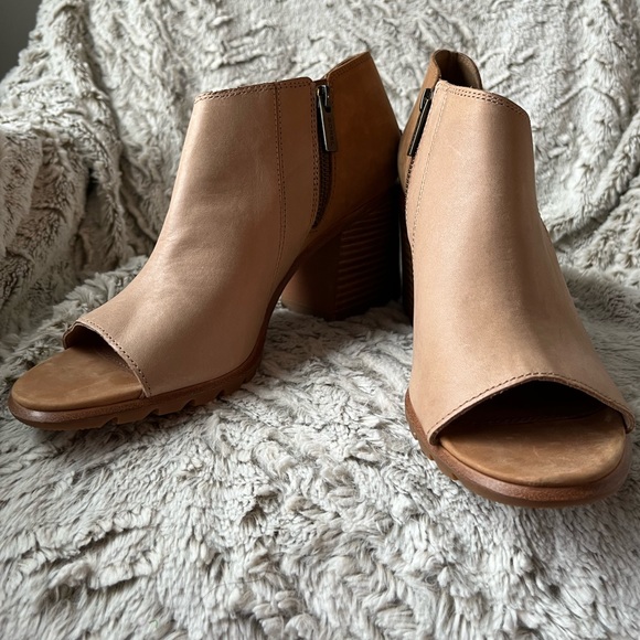 Sorel Nadia Ankle Boot (New!) - Picture 4 of 14